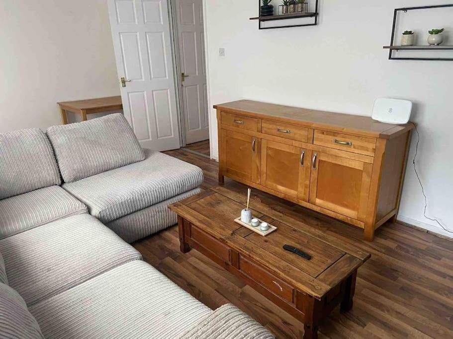 Manchester - Eccles - Business - Contractors - Families - Discounts Available Dış mekan fotoğraf